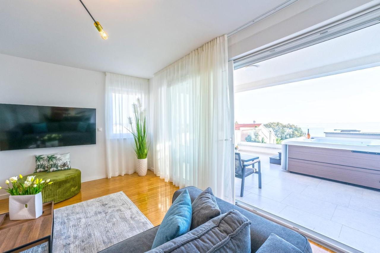 Apartment Penthouse Perla With Jacuzzi Novalja
